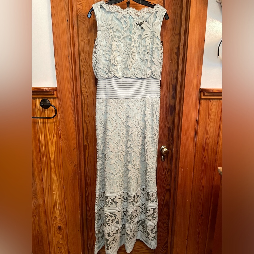 Tadashi Shoji designer dress MOB beautiful green summer elegant cut out lace
